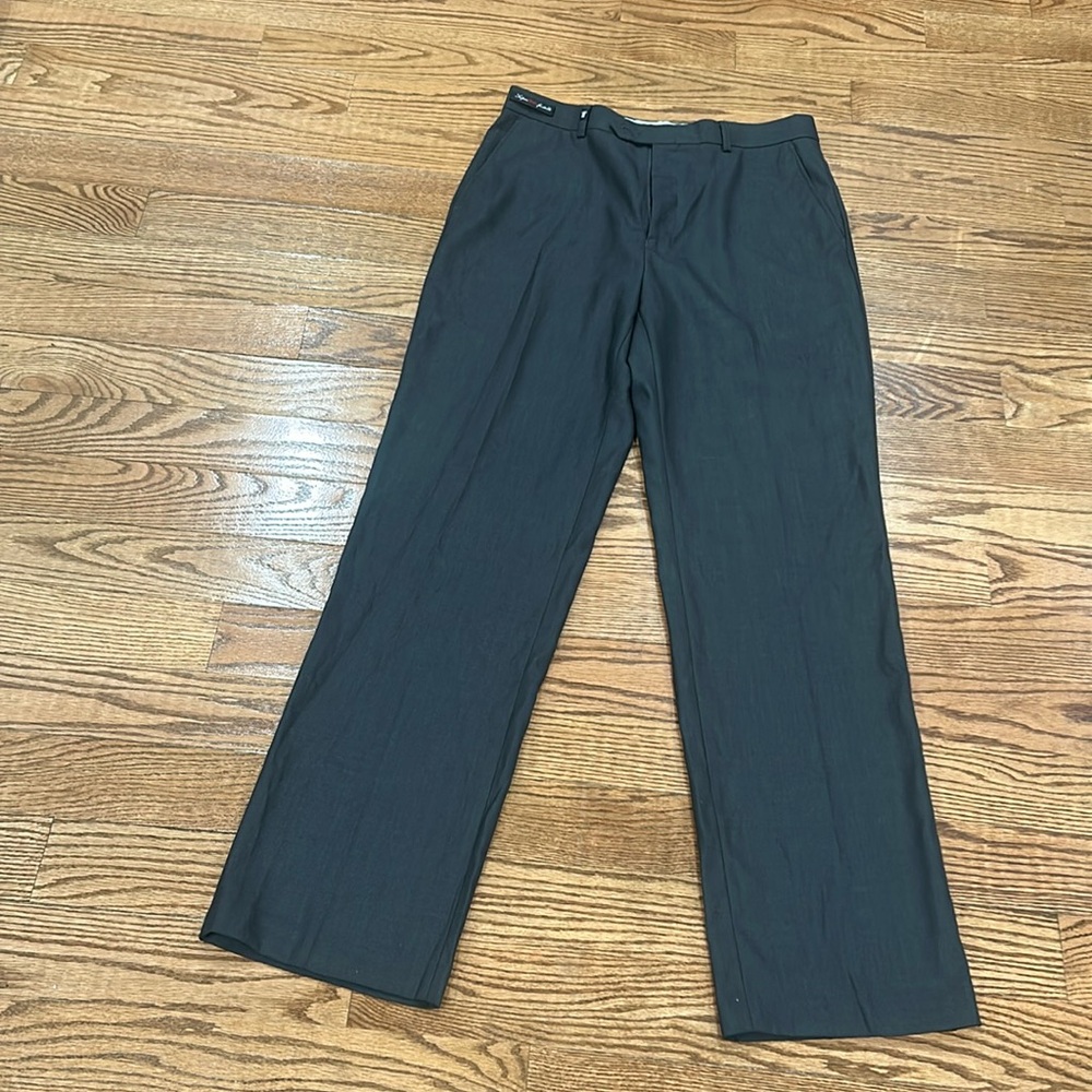 Pants wearing Elite by eddie domain size 34/34 men like new